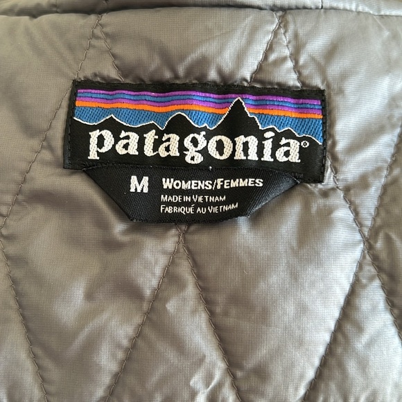 Patagonia Women’s Nano Puff Primaloft Hooded Jacket Coat in Light Gary Medium - Picture 12 of 16